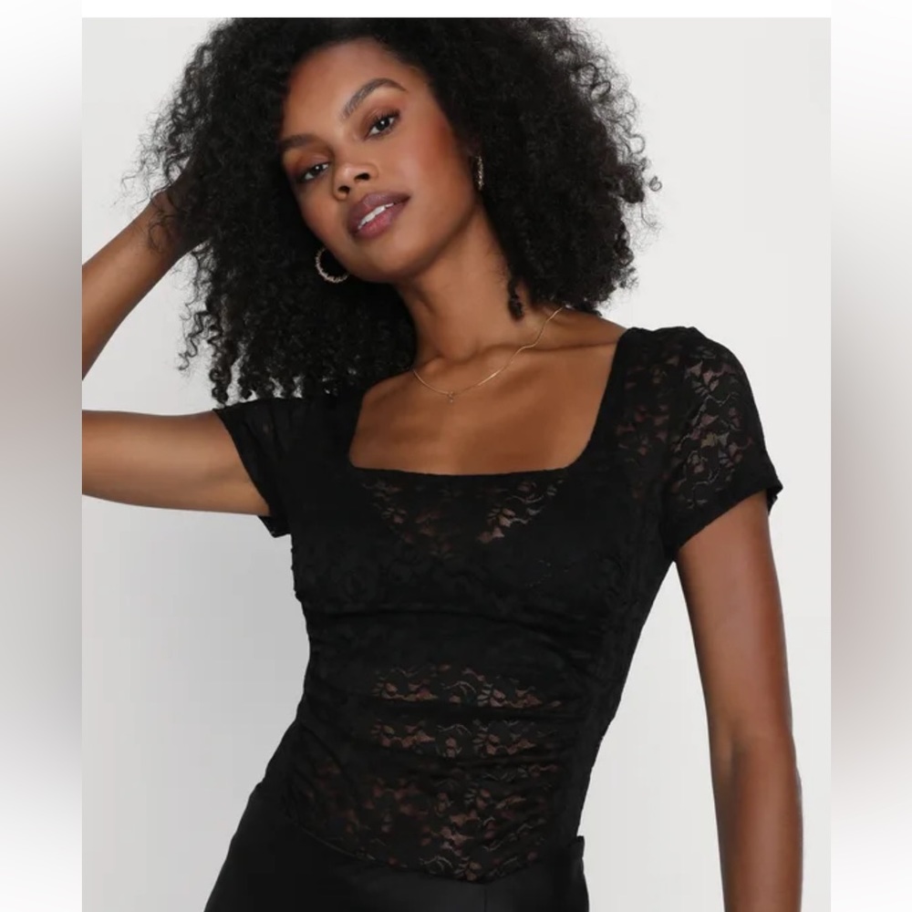 Lulu’s Intriguing Attitude Black Sheer Lace Short
Sleeve Crop Top Medium